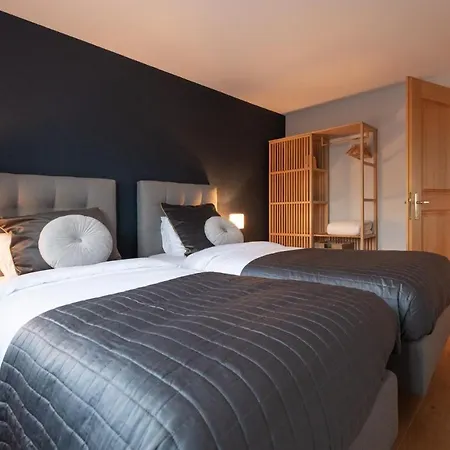 The Blue Ice - Grindelhomes גרינדלוולד