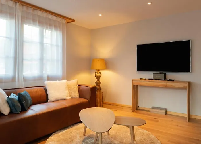 The Blue Ice - Grindelhomes