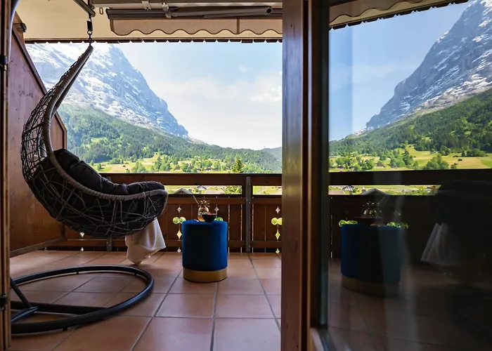 The Blue Ice - Grindelhomes Grindelwald